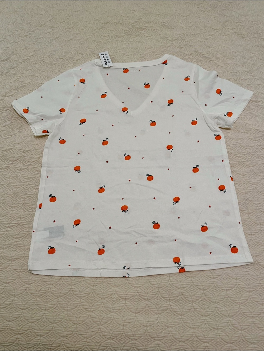 NWT Old Navy Off-White V-Neck Pumpkin Fall Halloween T-Shirt (size Small) - Picture 3 of 3